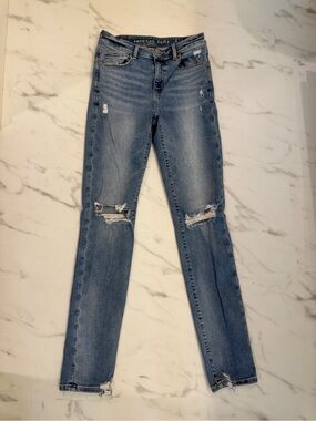 American Eagle Outfitters Light Blue Ripped Straight Jeans